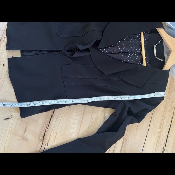 Fitted Ruffle Collar Blazer Jacket - Picture 9 of 11